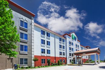 Holiday Inn Express & Suites