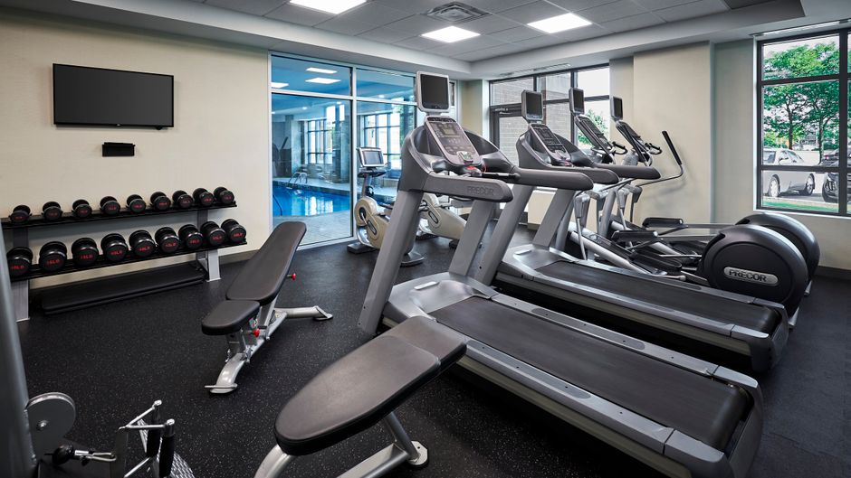 Holiday Inn & Suites Oakville @ Bronte Health Club
