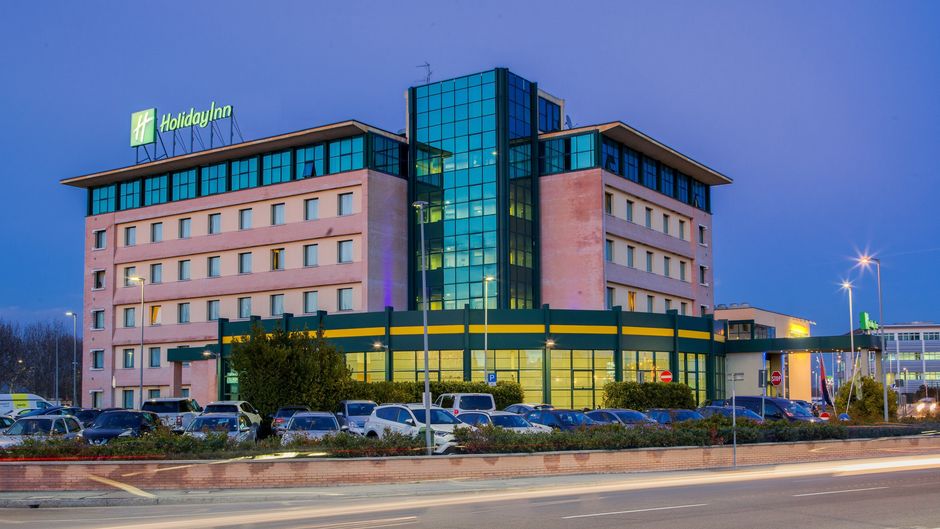 Holiday Inn Bologna-Fiera Exterior