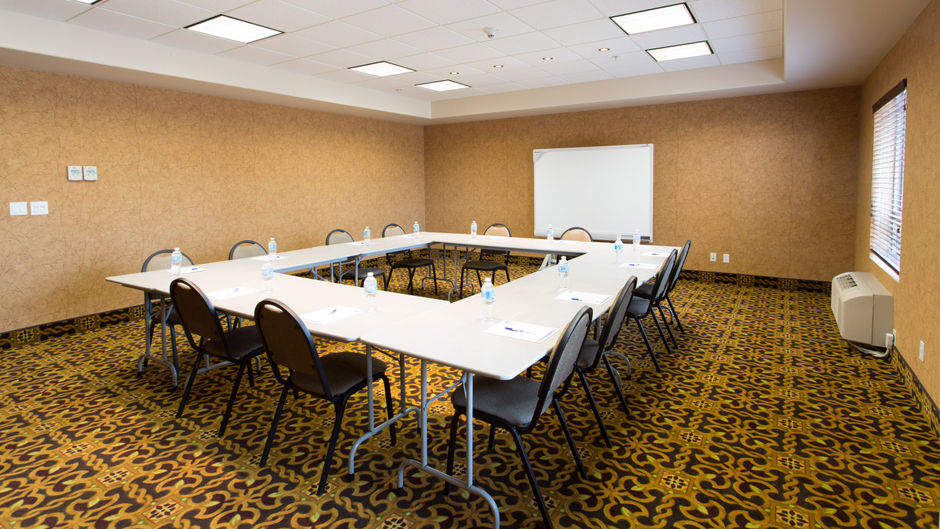 Holiday Inn Express & Suites Whitecourt Meeting