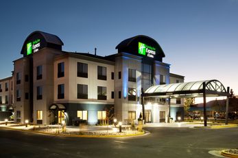 Holiday Inn Express Hotel & Suites