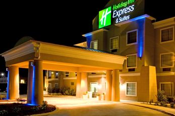 Holiday Inn Express Jourdanton