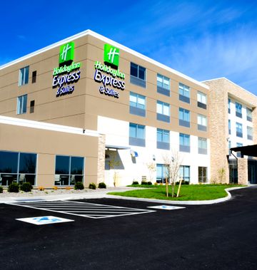 Holiday Inn Express & Suites Oswego