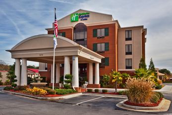 Holiday Inn Express Hotel & Suites