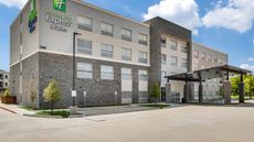 Holiday Inn Express/Suites Denton South