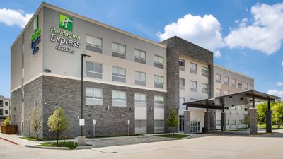 Holiday Inn Express/Suites Denton South