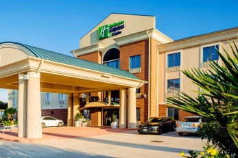 Holiday Inn Express & Suites Waller
