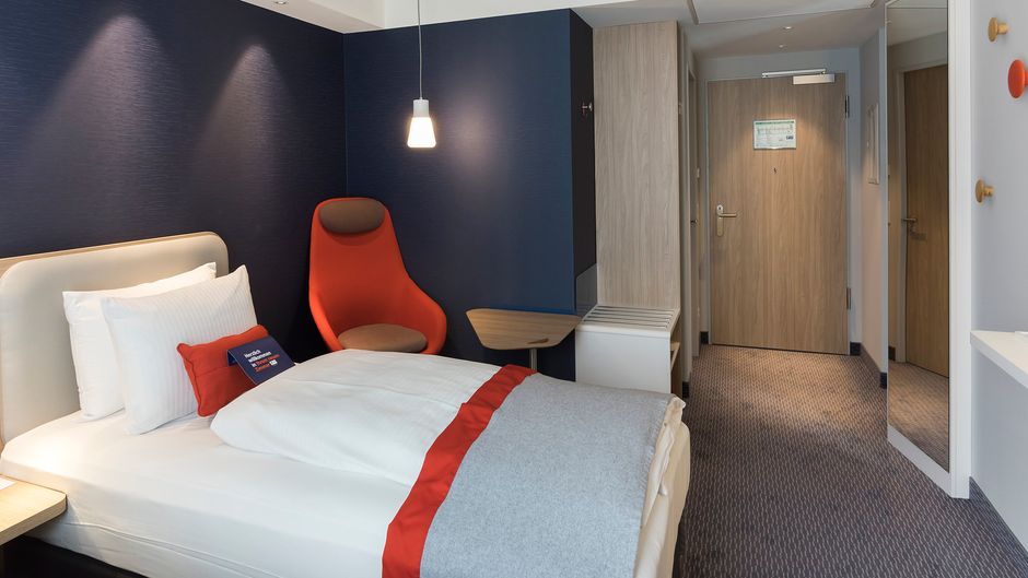 Holiday Inn Express Wiesbaden Room