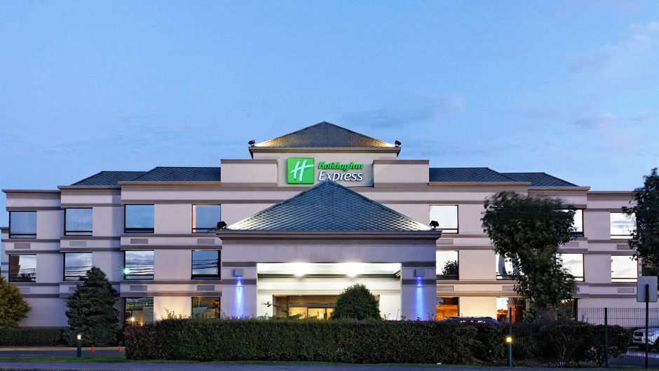 Holiday Inn Express Concepcion Exterior