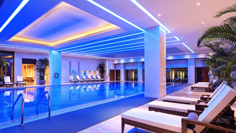 HUALUXE Kunming Pool