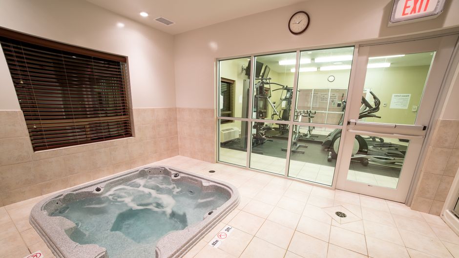 Holiday Inn Express & Suites Drayton Val Pool