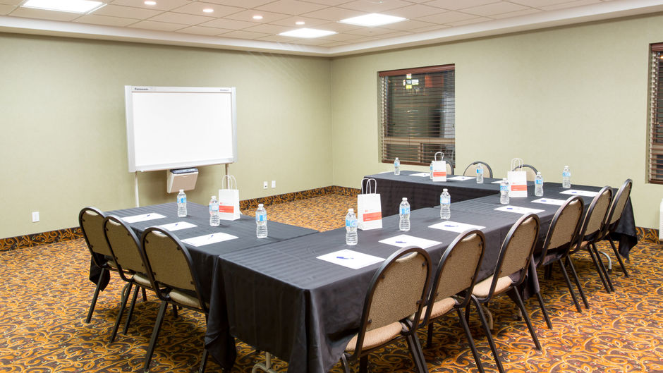 Holiday Inn Express & Suites Drayton Val Meeting