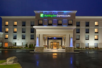 Holiday Inn Express & Suites Malone