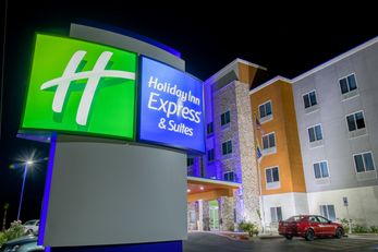 Holiday Inn Express/Suites Raymondville