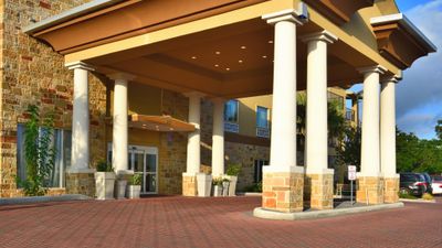 Holiday Inn Express Hotel & Suites