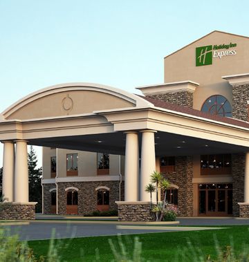 Holiday Inn Express & Suites Redding