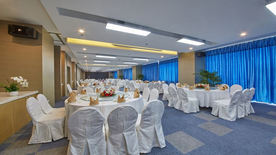 Holiday Inn Express Panjin Downtown Ballroom