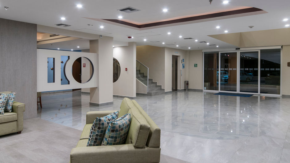 Holiday Inn Express Cabo San Lucas Lobby
