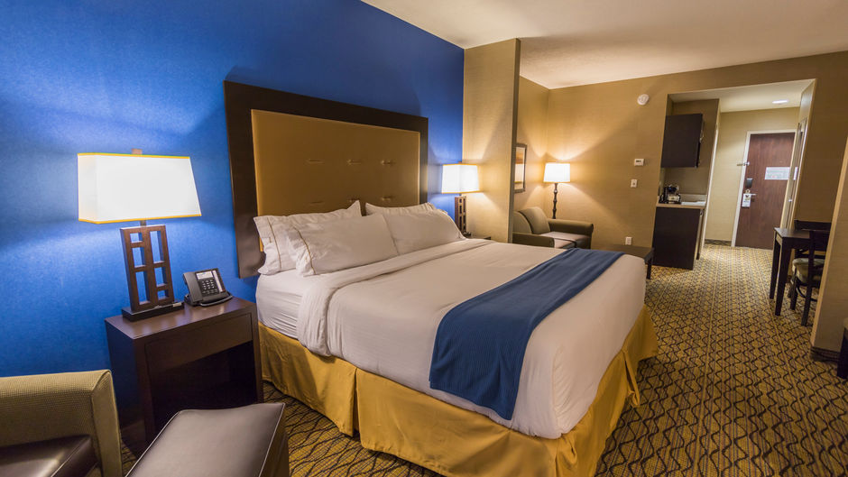 Holiday Inn Express & Stes Thunder Bay Suite