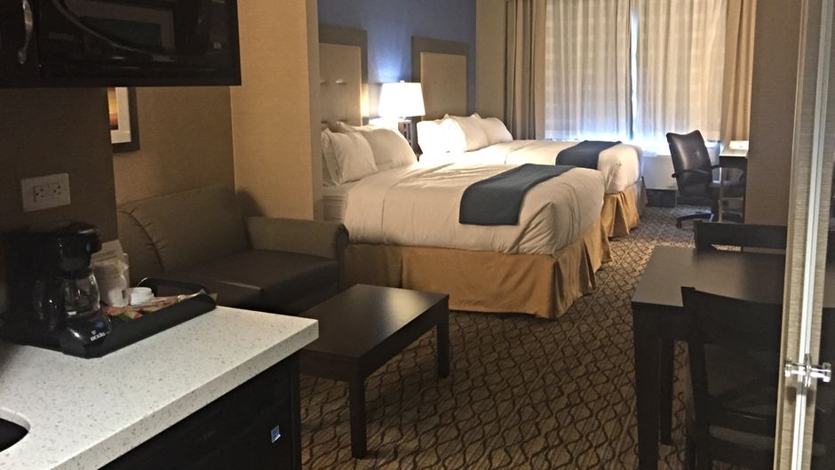 Holiday Inn Express & Stes Thunder Bay Suite