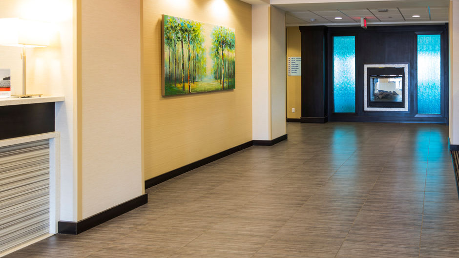 Holiday Inn Express & Stes Thunder Bay Exterior