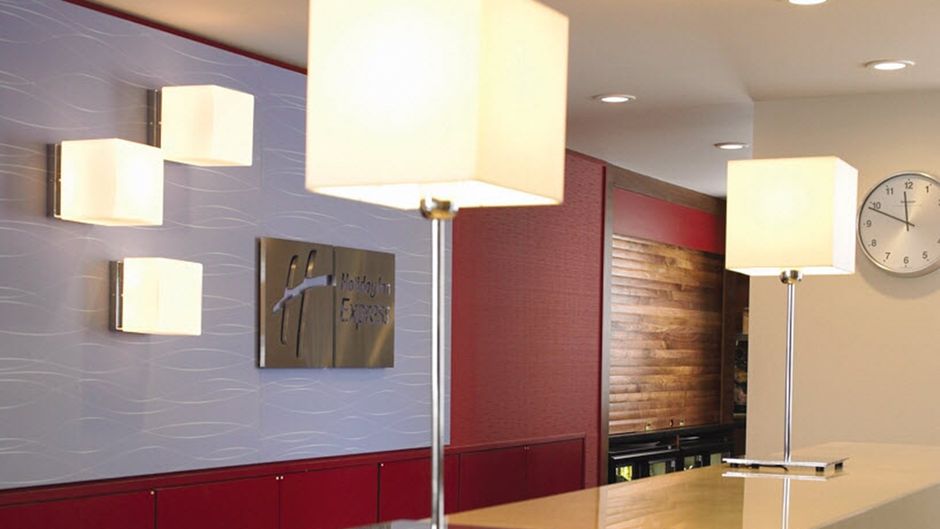 Holiday Inn Express Tangshan Downtown Lobby