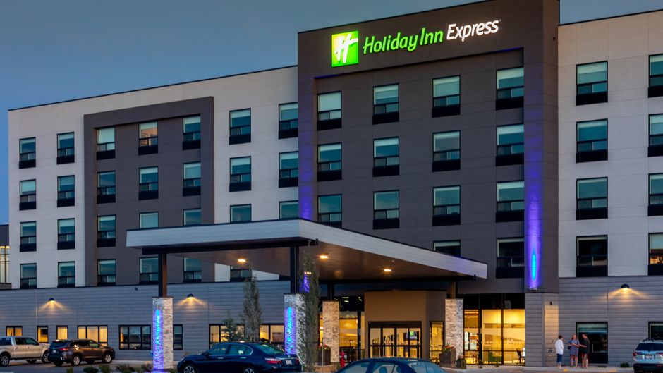 Holiday Inn Express Lethbridge Southeast Exterior