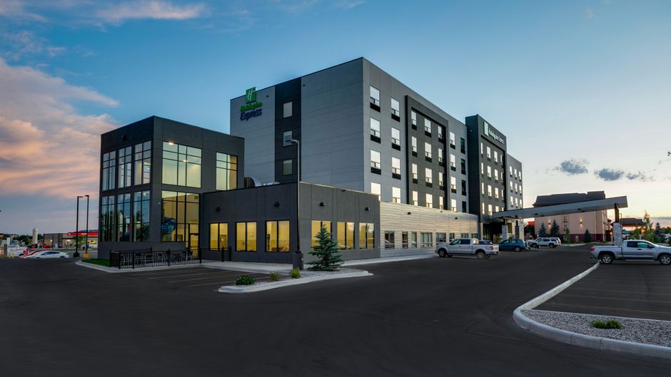 Holiday Inn Express Lethbridge Southeast Exterior