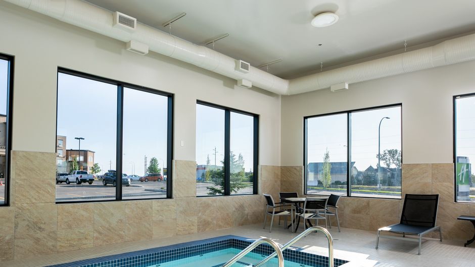 Holiday Inn Express Lethbridge Southeast Pool
