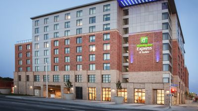 Holiday Inn Express & Suites Downtown E
