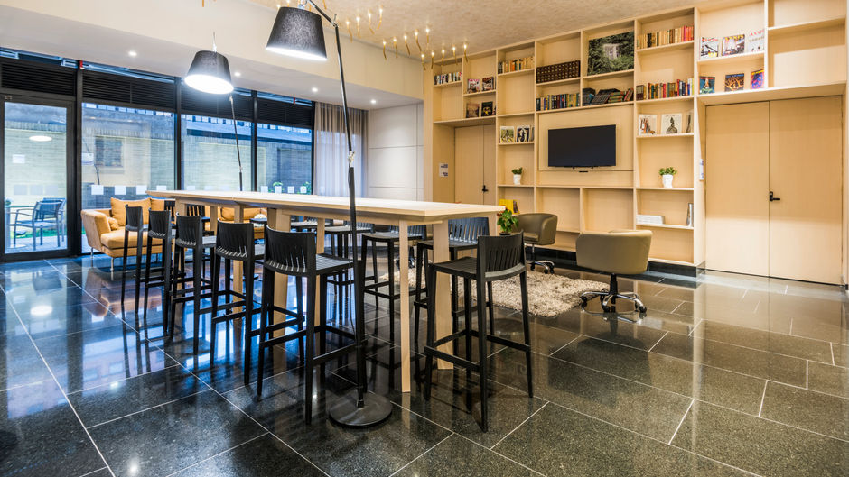 Holiday Inn Express &  Suites Bogota DC Lobby