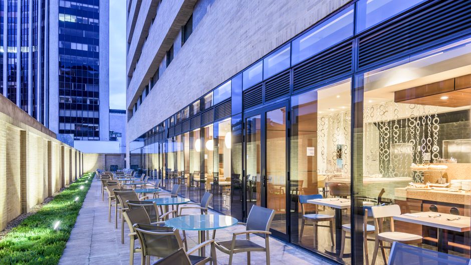 Holiday Inn Express &  Suites Bogota DC Restaurant