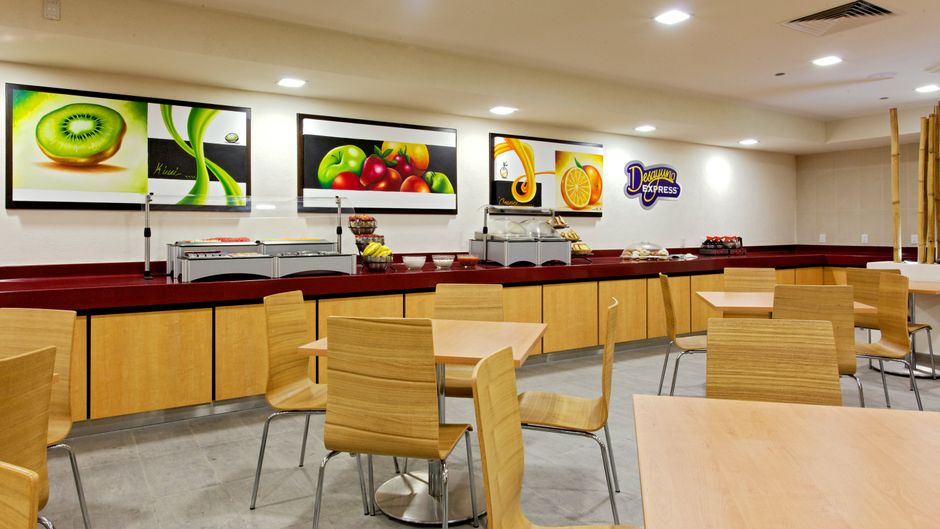 Holiday Inn Express Guadalajara Expo Restaurant