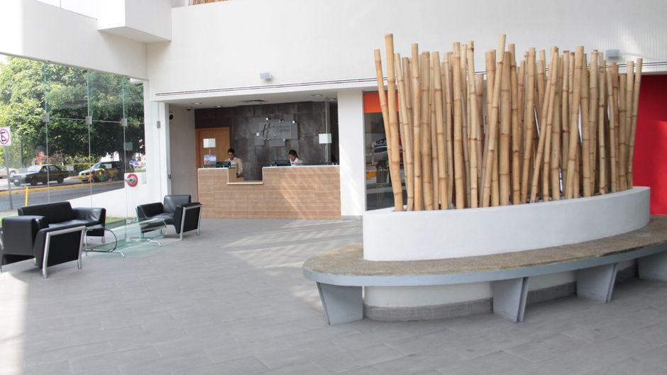 Holiday Inn Express Guadalajara Expo Lobby