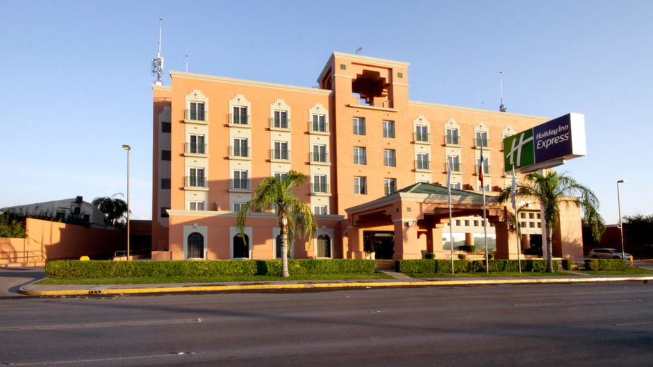Holiday Inn Express Torreon Exterior