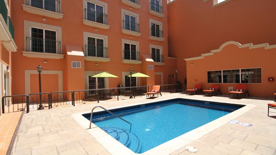 Holiday Inn Express Torreon Pool