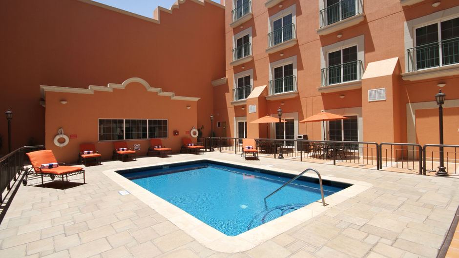 Holiday Inn Express Torreon Pool
