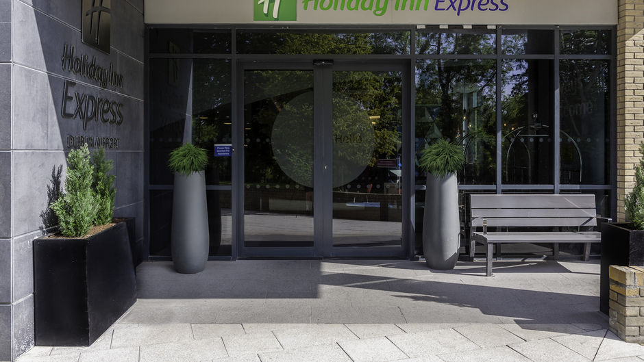 Holiday Inn Express Dublin Airport Exterior