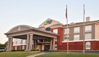 Holiday Inn Express & Suites Selma