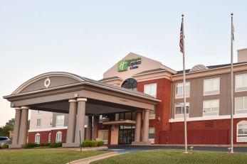 Holiday Inn Express & Suites Selma