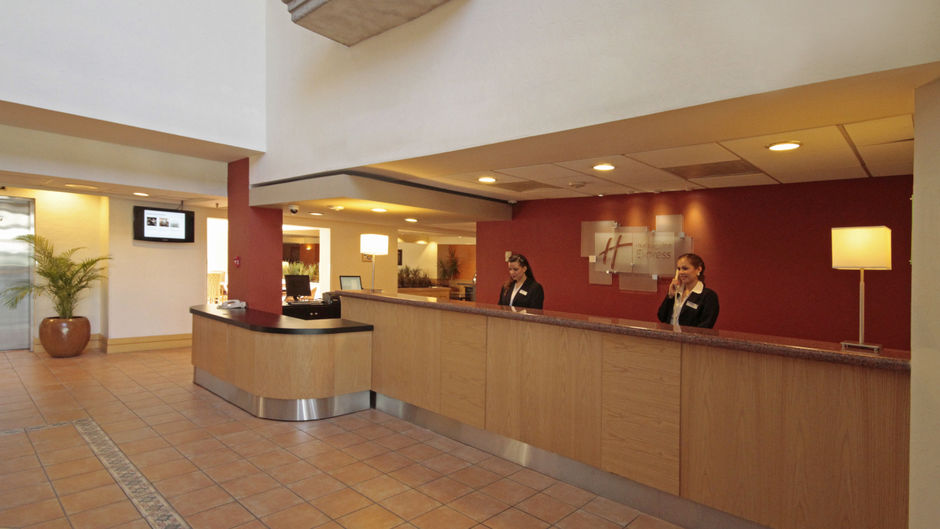 Holiday Inn Express Tecnologico Lobby