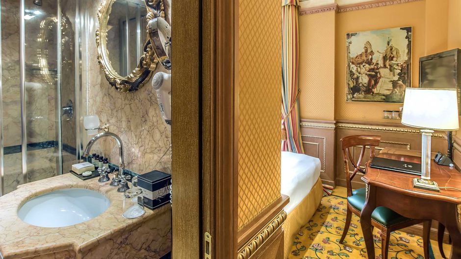 River Palace Hotel Room