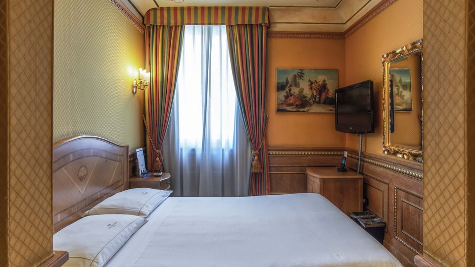 River Palace Hotel Room