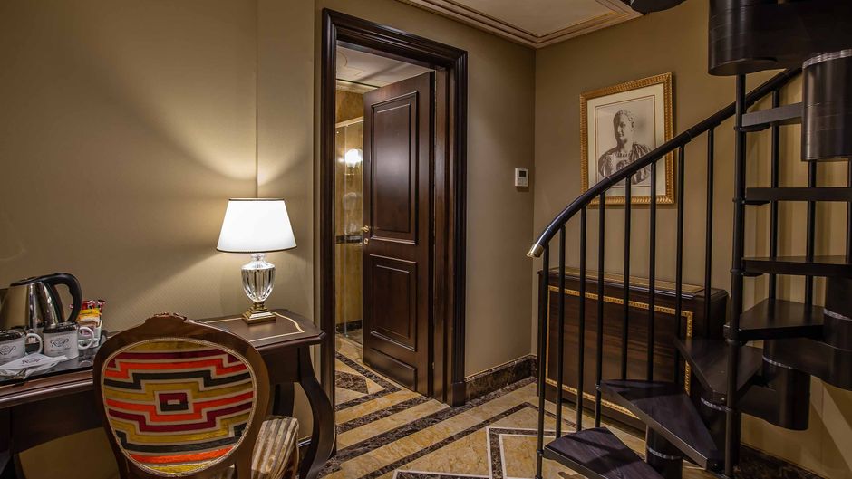 River Palace Hotel Room