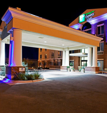 Holiday Inn Express Hotel & Suites