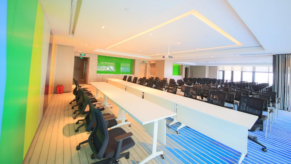 Holiday Inn Express Yingkou Onelong Plaz Ballroom