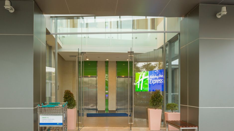 Holiday Inn Express Semarang Simpang Exterior