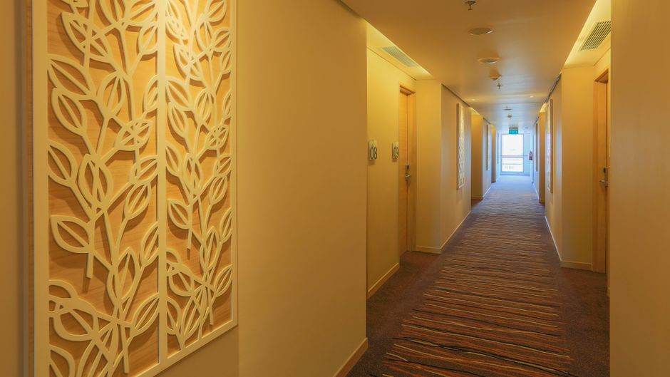 Holiday Inn Express Semarang Simpang Lobby