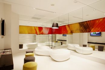 Centara Watergate Pavillion Hotel