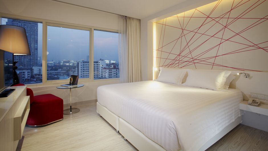 Centara Watergate Pavillion Hotel Suite